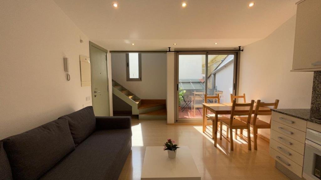 Salón y comedor del SE con salida a la terraza